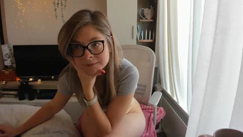 Vicky   online show from 02.26.26