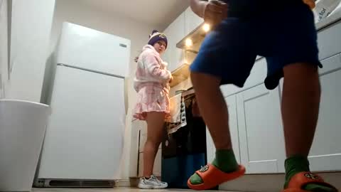 Snapshot of bestia_bella_sex chatting on 01.20.25 Rugal y angel online show from 01.20.25