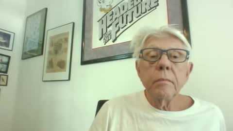 Snapshot of bestshot1951 chatting on 10.24.25 bestshot1951 online show from 10.24.25