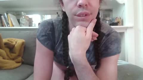 Snapshot of besweetome chatting on 11.04.25 GG online show from 11.04.25