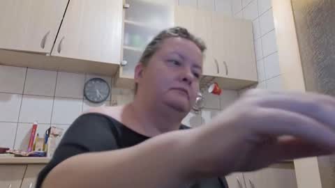 bethnorth online show from 10.10.25