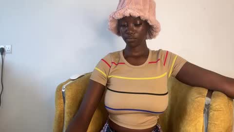 Snapshot of betty_fire_ chatting on 11.10.25 Adah online show from 11.10.25