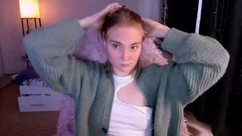 Snapshot of betty_witchy chatting on 04.19.26 Dory make me happier online show from 04.19.26