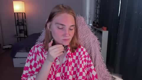 Snapshot of betty_witchy chatting on 05.04.26 Dory make me happier online show from 05.04.26