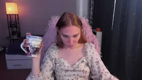 Snapshot of betty_witchy chatting on 05.08.26 Dory make me happier online show from 05.08.26