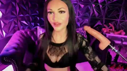 Snapshot of bettybishop chatting on 12.03.25 NatashaxoBangs online show from 12.03.25