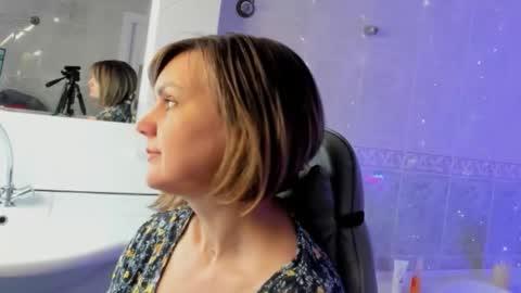 Snapshot of bettygibsonn chatting on 03.25.26 Betty online show from 03.25.26