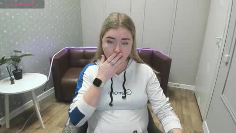 Mila Sweet online show from 12.15.25