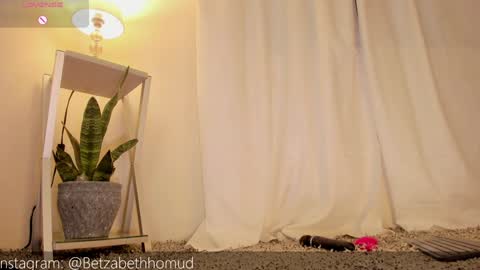 Snapshot of betzabeth_homudr chatting on 12.14.24 betzabeth_homudr online show from 12.14.24