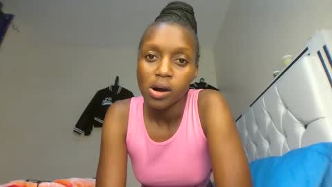 Snapshot of beverlyne5 chatting on 02.16.26 beverly online show from 02.16.26