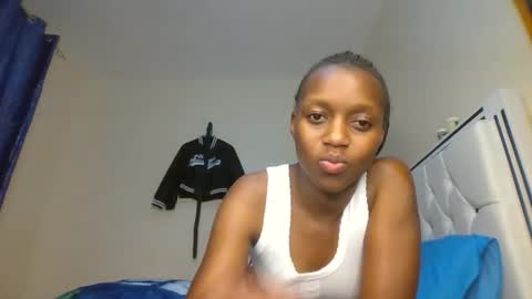 Snapshot of beverlyne5 chatting on 02.17.26 beverly online show from 02.17.26