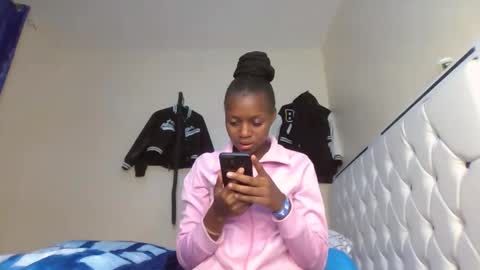 Snapshot of beverlyne5 chatting on 02.23.26 beverly online show from 02.23.26