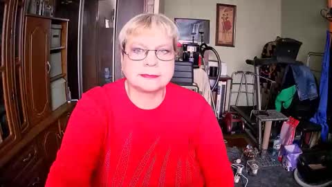 BeverlyQCynia online show from 11.07.25