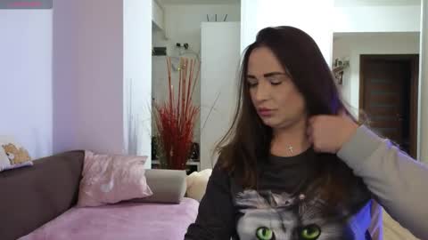   BeyonceDoll       Twitter DollBeyonce    online show from 02.24.26