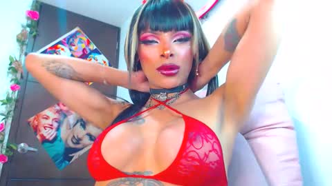 Snapshot of beyota_hornny chatting on 02.08.25 INSTA dannacampuzanno ONFNS dannacampuzano online show from 02.08.25