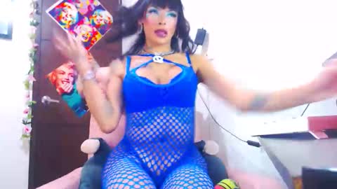 Snapshot of beyota_hornny chatting on 04.26.26 INSTA dannacampuzanno ONFNS dannacampuzano online show from 04.26.26