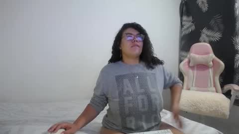 Bianca Tuesday to Sunday from 2am to 6am UTC-5 online show from 11.03.25