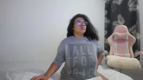 Bianca Tuesday to Sunday from 2am to 6am UTC-5 online show from 11.29.25