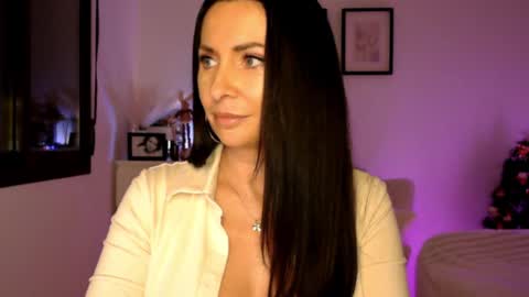 Snapshot of bianca_erotic chatting on 12.16.25 B I A N C A online show from 12.16.25