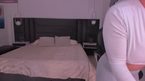 Snapshot of biancapierce_ chatting on 11.09.25 Bianca Pierce online show from 11.09.25