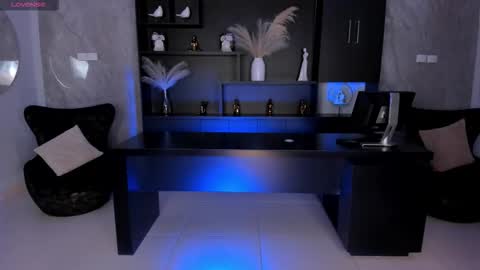 Snapshot of biancapierce_ chatting on 12.15.25 Bianca Pierce online show from 12.15.25