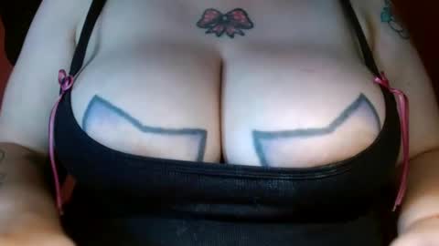 Snapshot of bianka_star_ chatting on 12.18.24 bianca online show from 12.18.24