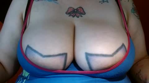 Snapshot of bianka_star_ chatting on 01.10.25 bianca online show from 01.10.25