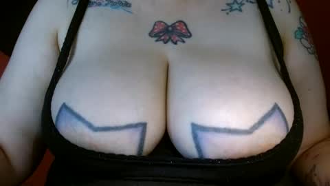 Snapshot of bianka_star_ chatting on 01.22.25 bianca online show from 01.22.25