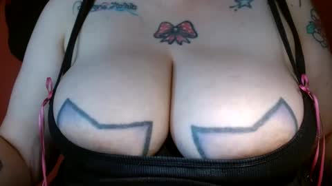 Snapshot of bianka_star_ chatting on 02.07.25 bianca online show from 02.07.25