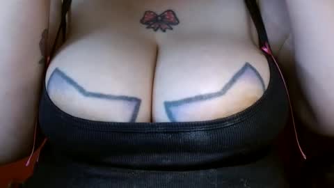 Snapshot of bianka_star_ chatting on 02.20.25 bianca online show from 02.20.25