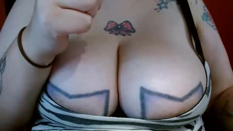 Snapshot of bianka_star_ chatting on 11.12.25 bianca online show from 11.12.25