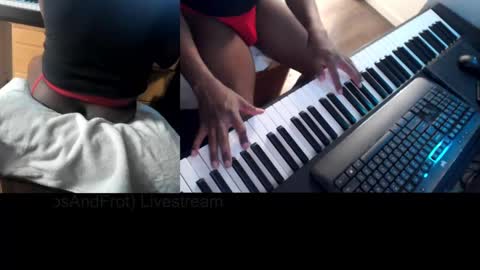 Snapshot of bicepsandfrot chatting on 02.14.25 BicepsandFrot online show from 02.14.25