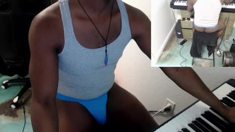 Snapshot of bicepsandfrot chatting on 02.28.25 BicepsandFrot online show from 02.28.25