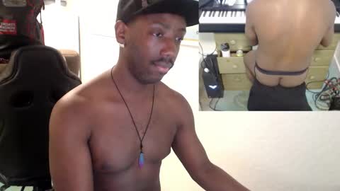 Snapshot of bicepsandfrot chatting on 03.03.25 BicepsandFrot online show from 03.03.25