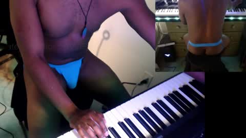 Snapshot of bicepsandfrot chatting on 03.06.25 BicepsandFrot online show from 03.06.25