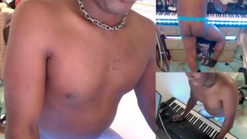 Snapshot of bicepsandfrot chatting on 03.12.25 BicepsandFrot online show from 03.12.25