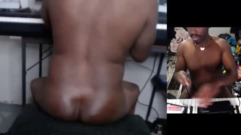 Snapshot of bicepsandfrot chatting on 09.16.25 BicepsandFrot online show from 09.16.25