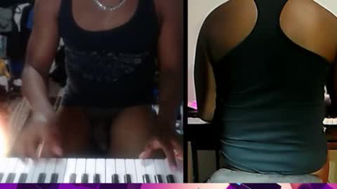 Snapshot of bicepsandfrot chatting on 10.29.25 BicepsandFrot online show from 10.29.25