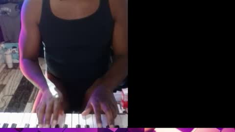 Snapshot of bicepsandfrot chatting on 11.07.25 BicepsandFrot online show from 11.07.25