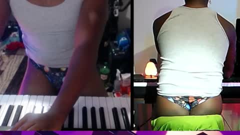 Snapshot of bicepsandfrot chatting on 11.10.25 BicepsandFrot online show from 11.10.25