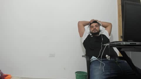 Snapshot of big_dad69 chatting on 12.19.25 Tommy online show from 12.19.25