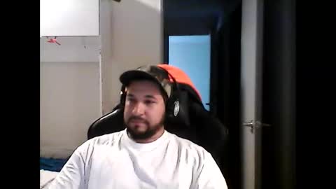 latinBoyHuge online show from 10.24.25