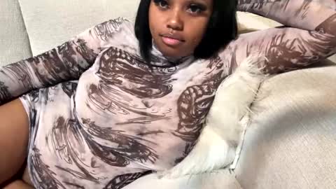 Snapshot of big_lavish chatting on 01.04.25 Big Lavish online show from 01.04.25