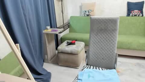 Snapshot of big_mam chatting on 11.05.25 mom online show from 11.05.25