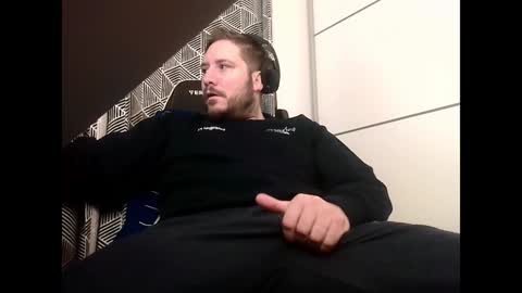 Snapshot of big_sele chatting on 12.08.24 bigbroly88 online show from 12.08.24