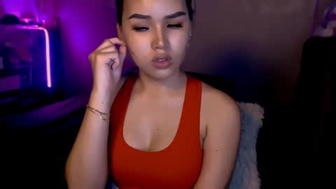 Mia online show from 12.22.24