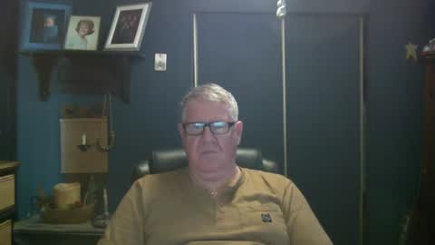 Snapshot of bigbeerdrinker1 chatting on 01.23.25 bigbeerdrinker online show from 01.23.25