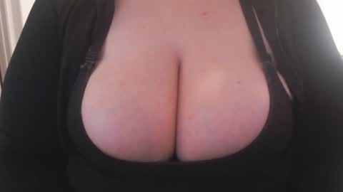 bigbittiesandfun online show from 01.20.25