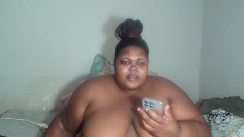 Snapshot of bigblackmamma chatting on 03.10.25 Natasha online show from 03.10.25