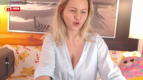 Snapshot of bigboobsarri chatting on 01.11.25 BigBoobsArri online show from 01.11.25